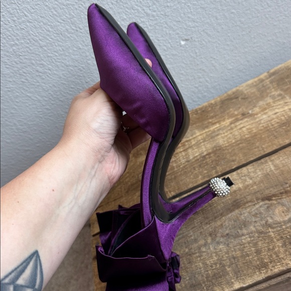 Roger Vivier Plum Purple Bow Crystal Pumps  size 39 - Picture 7 of 8